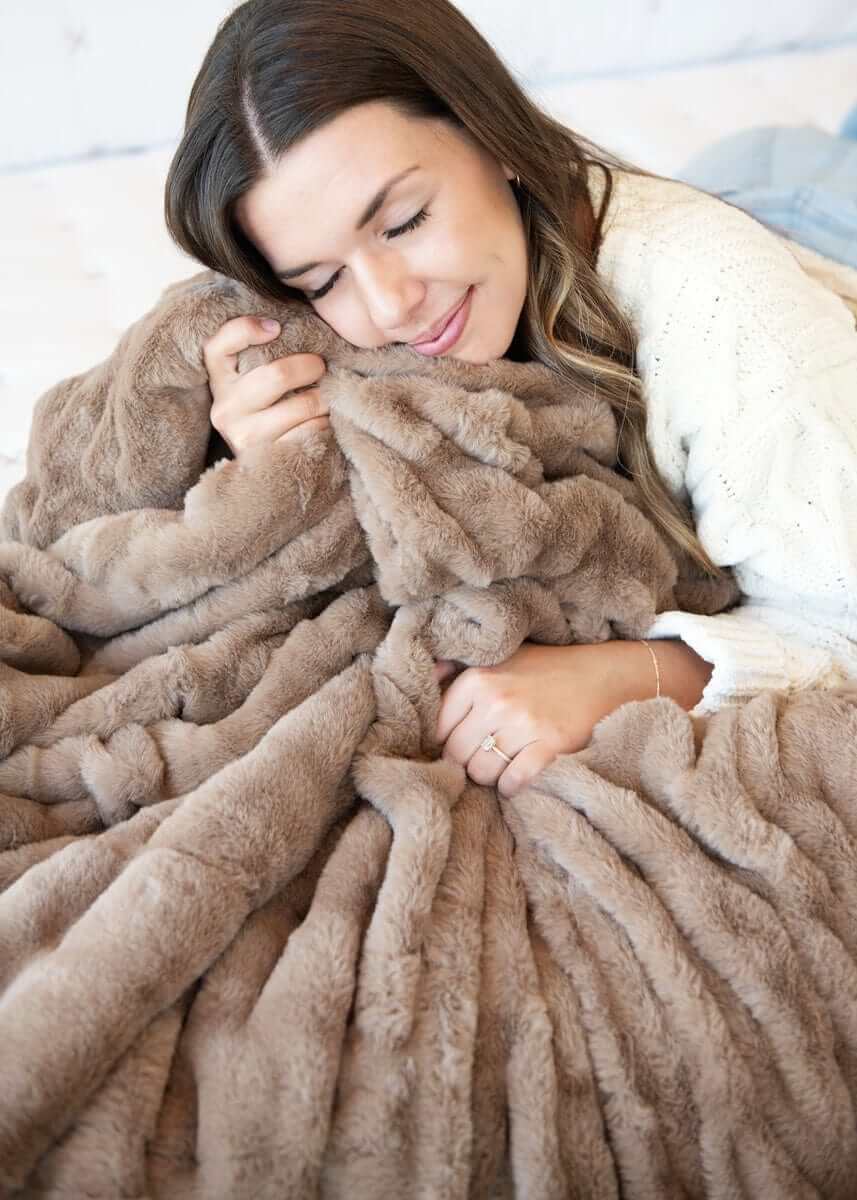 Biggest Hugs Milk Chocolate Blanket - Image 4