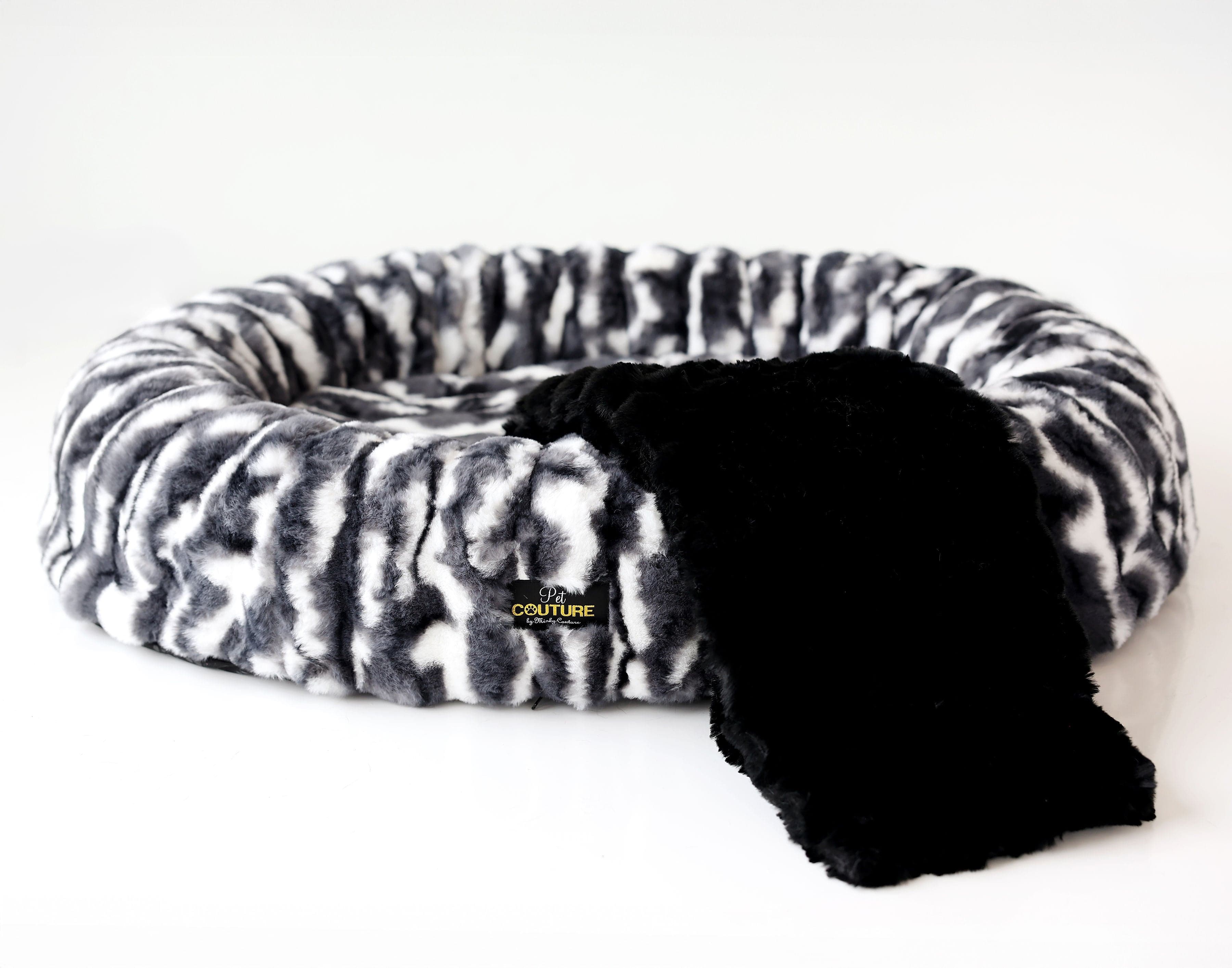 Black Crinkle Pet Blanket - Image 3