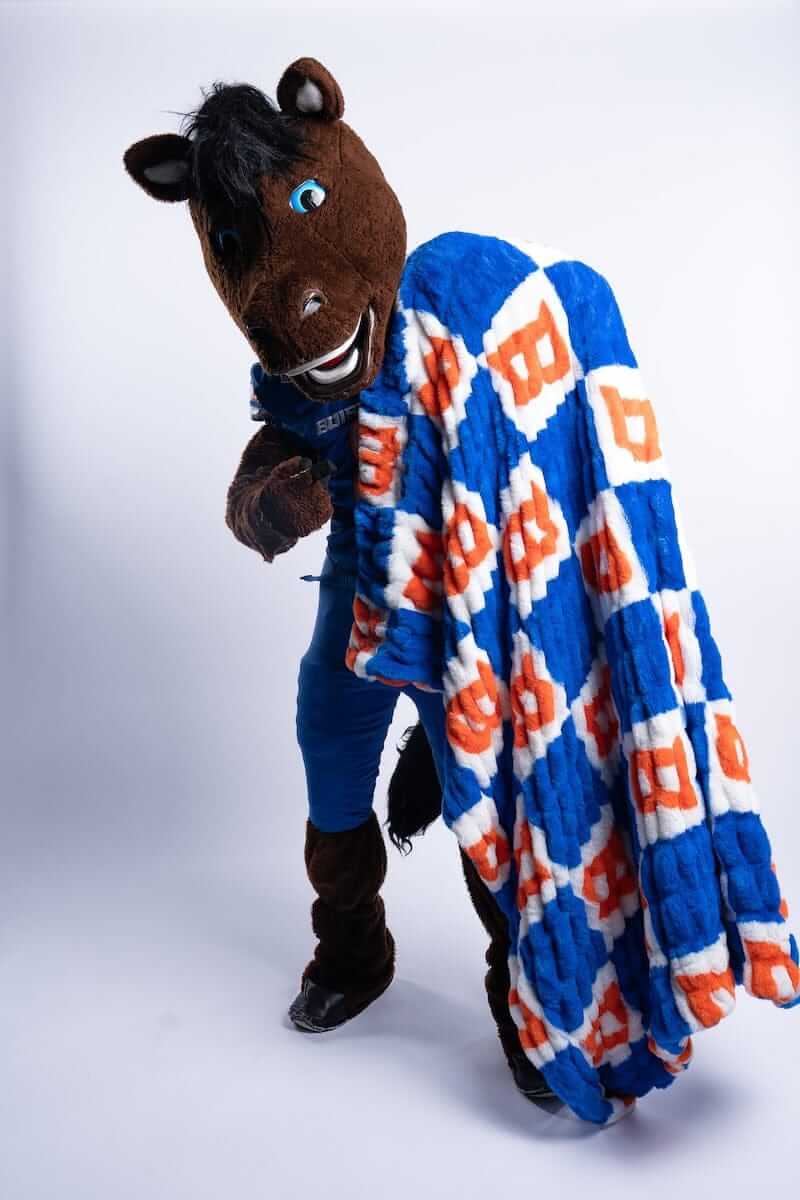 Boise State Broncos Blanket - Hugs - Image 3