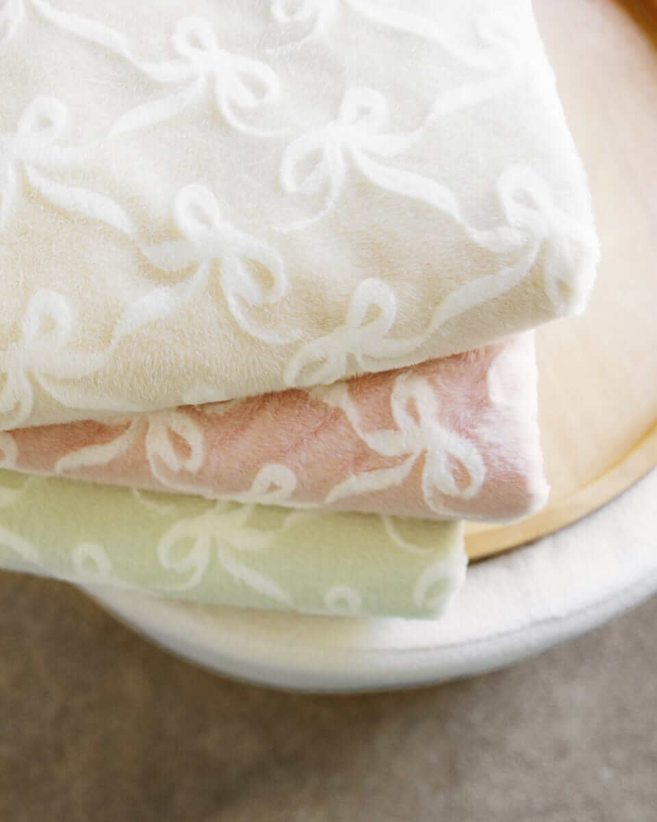 Bows Blush Blanket - Image 4