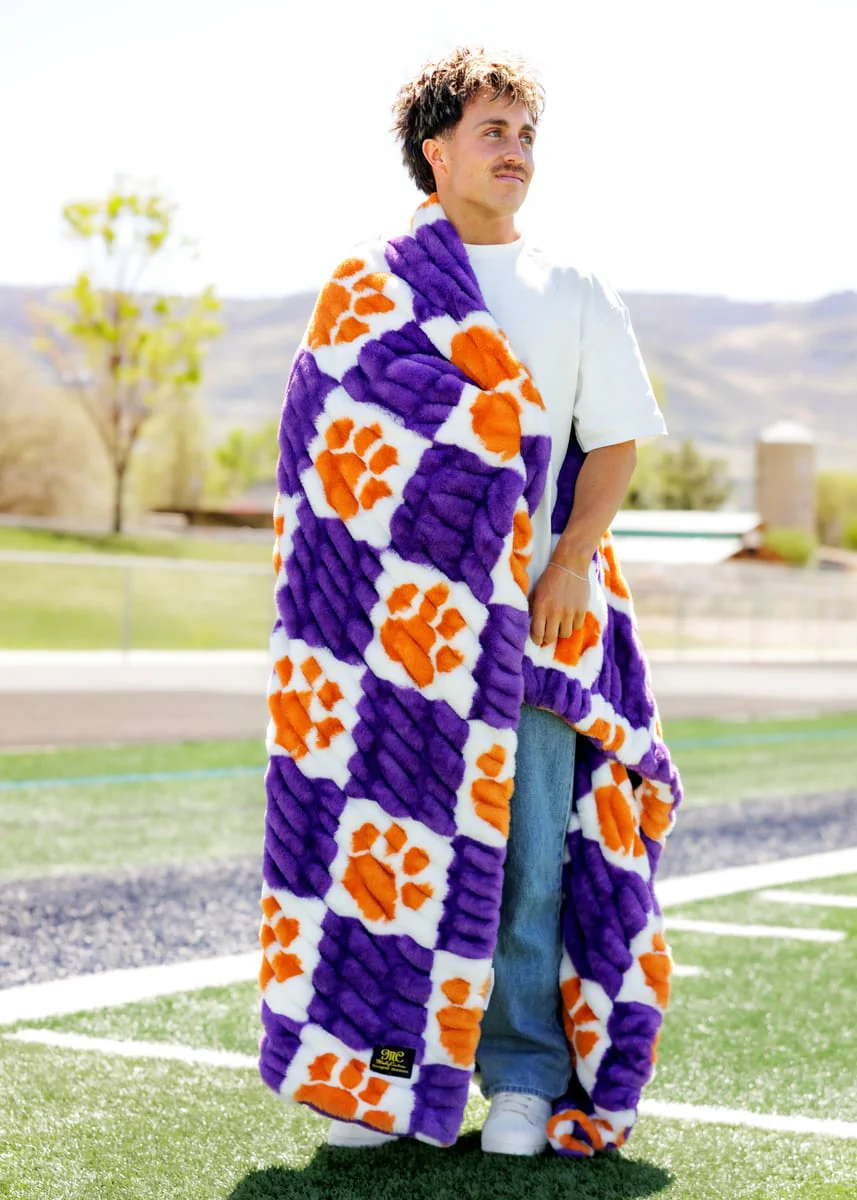 Clemson University Tigers Blanket - Hugs - Image 3