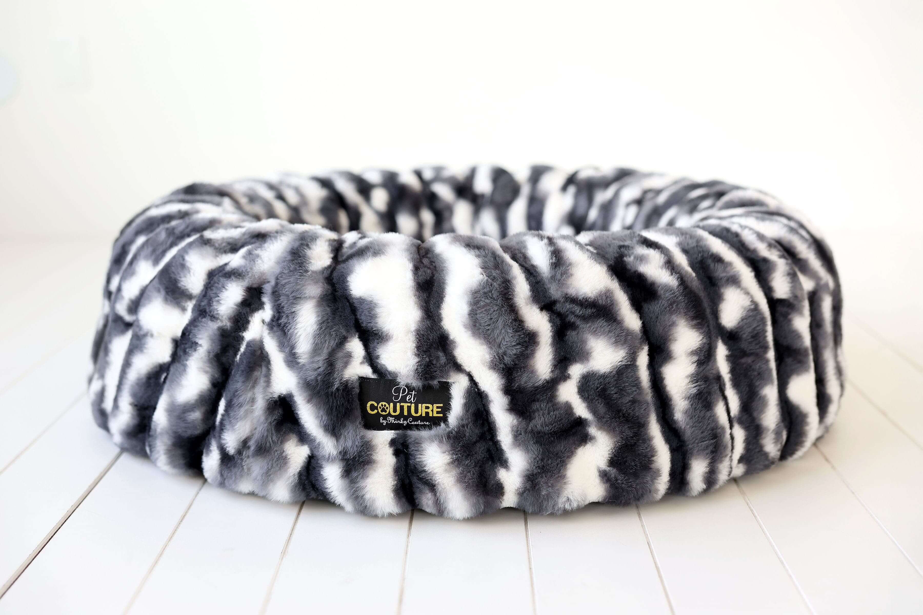 Cloudy Day Black Pet Bed - Image 5