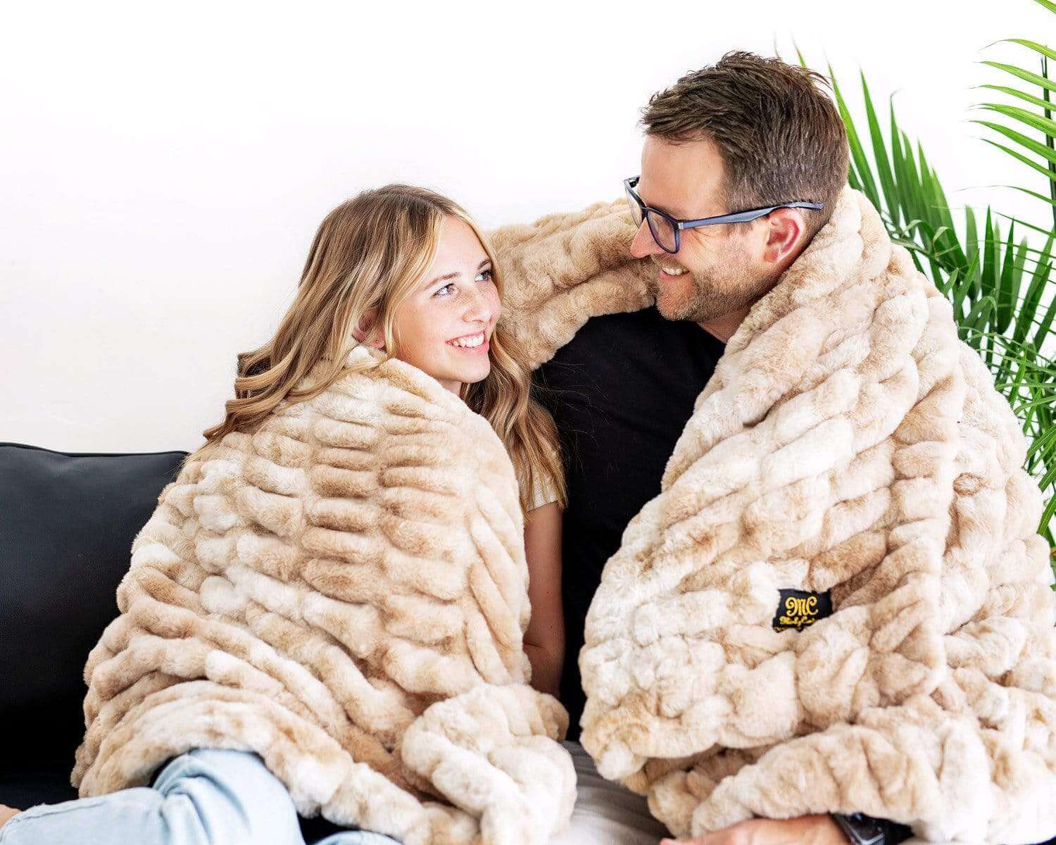 Hugs Cotton Candy Caramel Blanket - Image 4