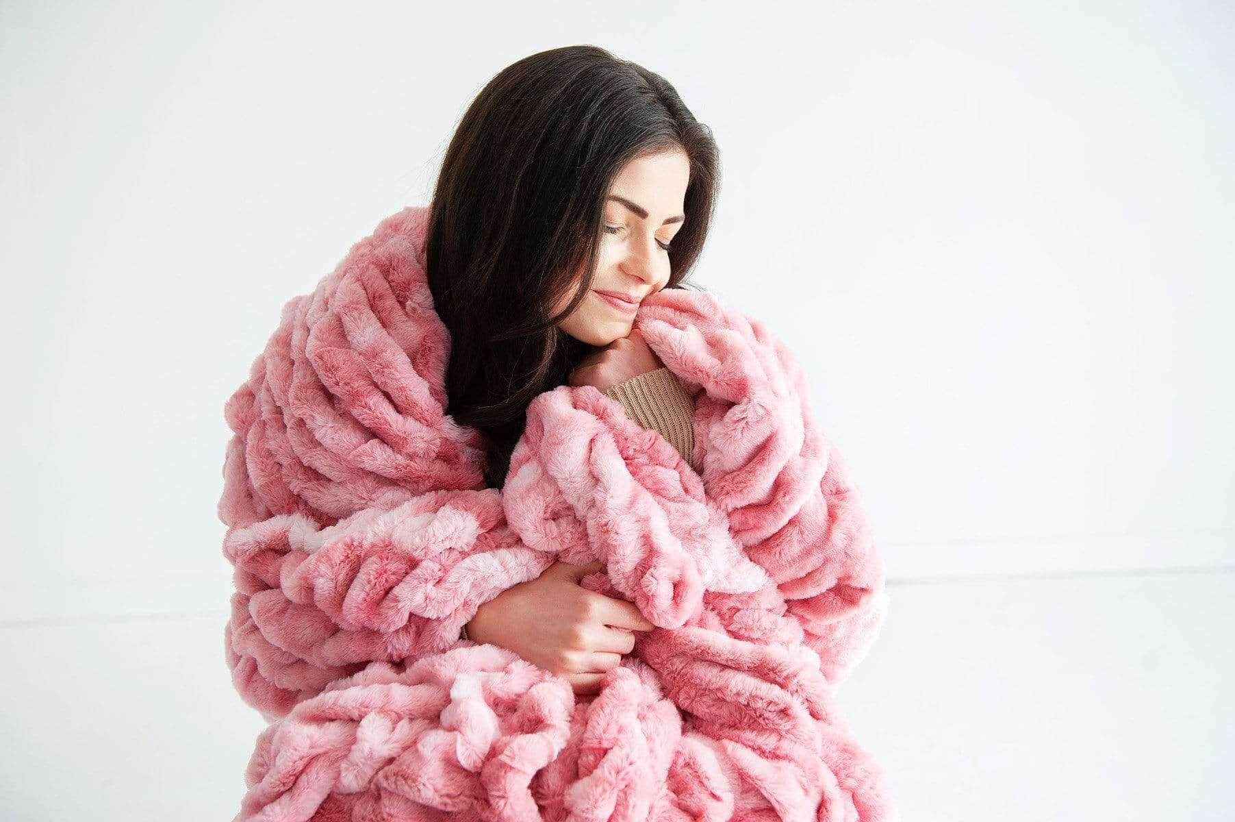 Hugs Cotton Candy Pink Blanket - Image 3