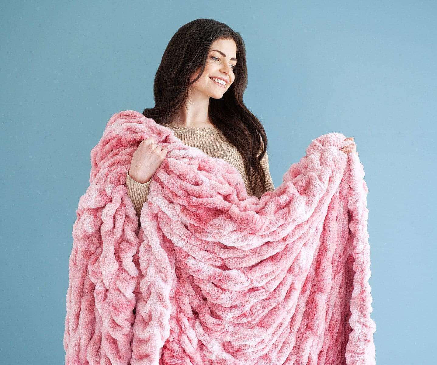 Hugs Cotton Candy Pink Blanket - Image 4