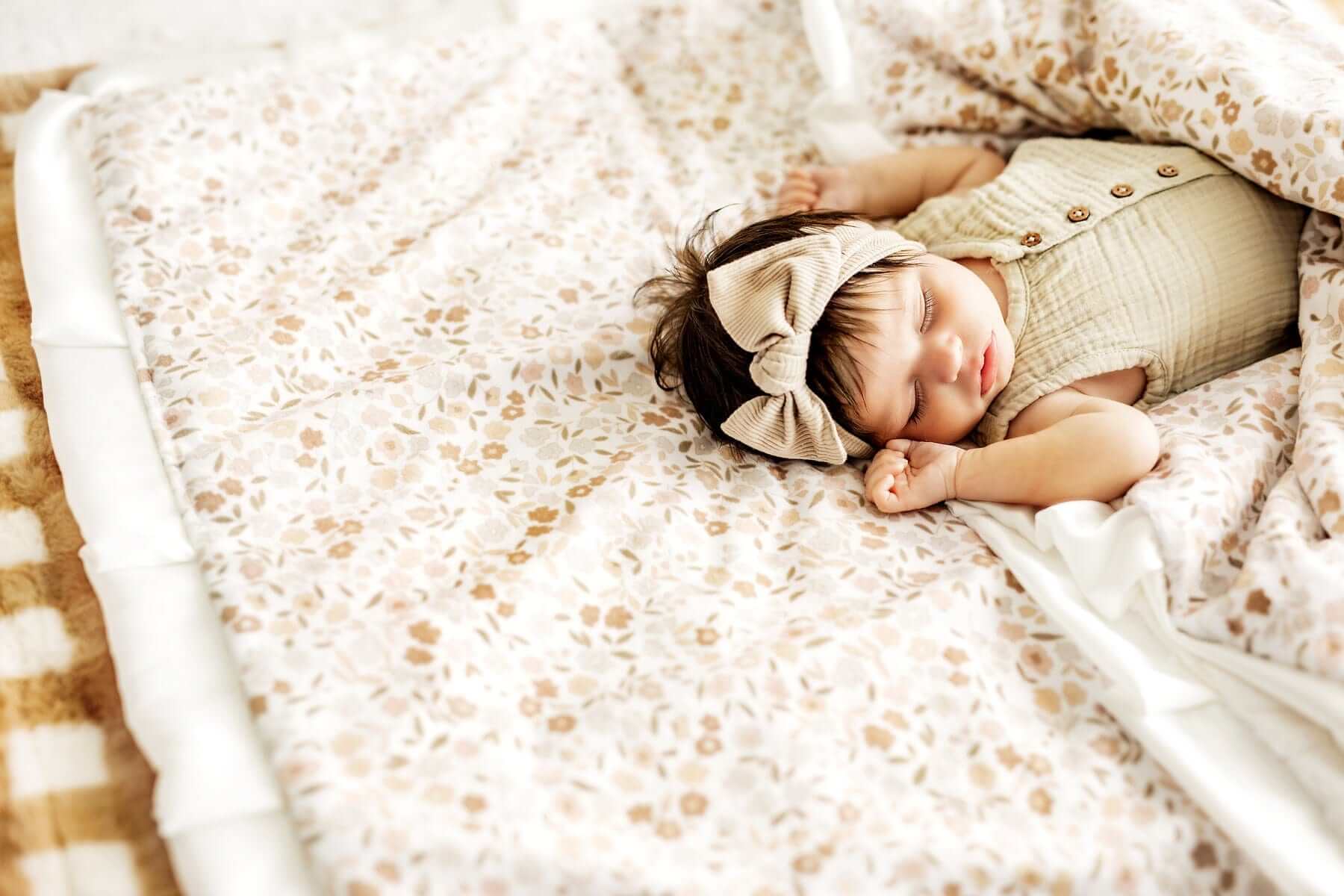 Dainty Floral Blanket - Image 4