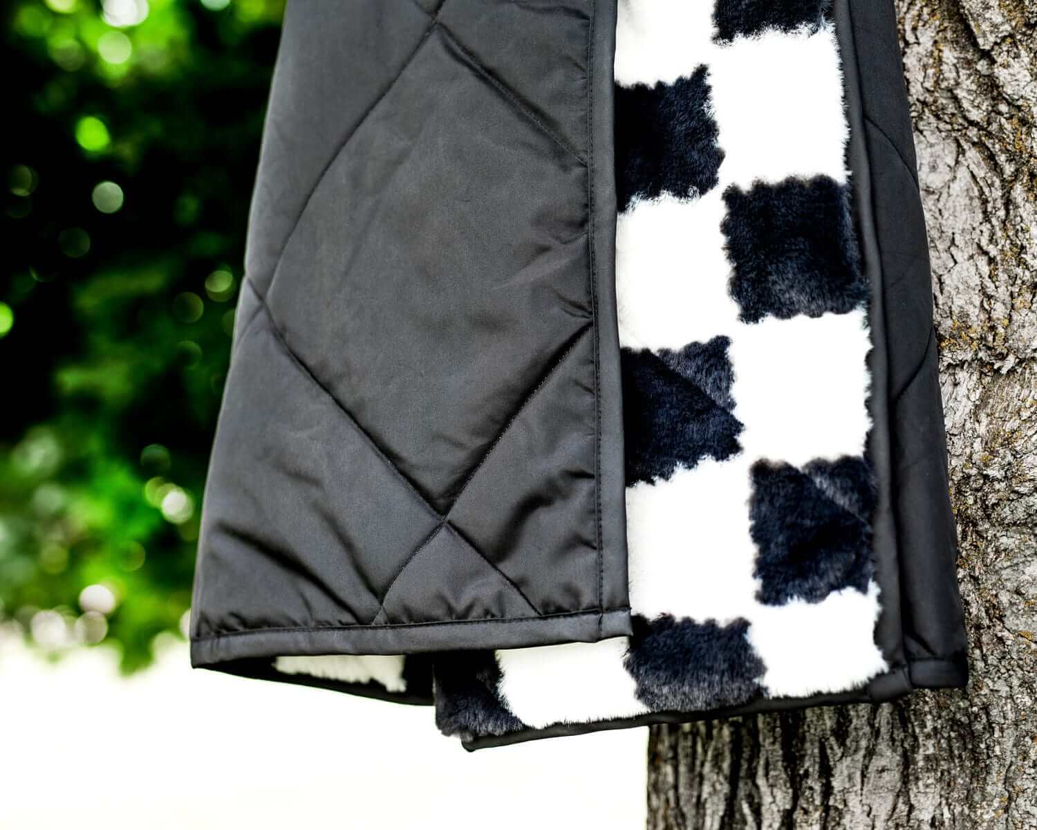 Everywhere Blanket - Black - Image 3