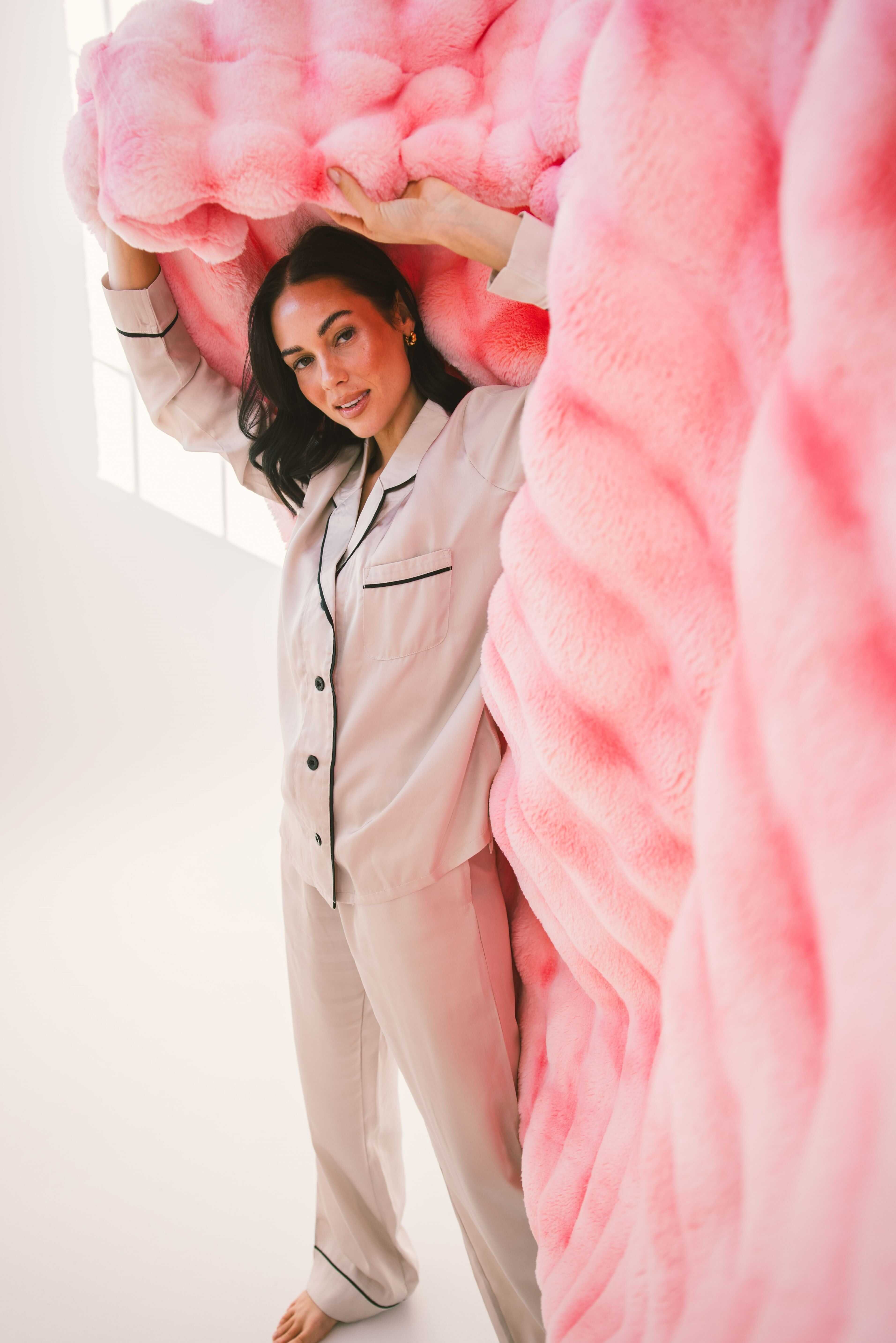 Extreme Ultra Cloud Pink Lemonade Blanket - Image 3