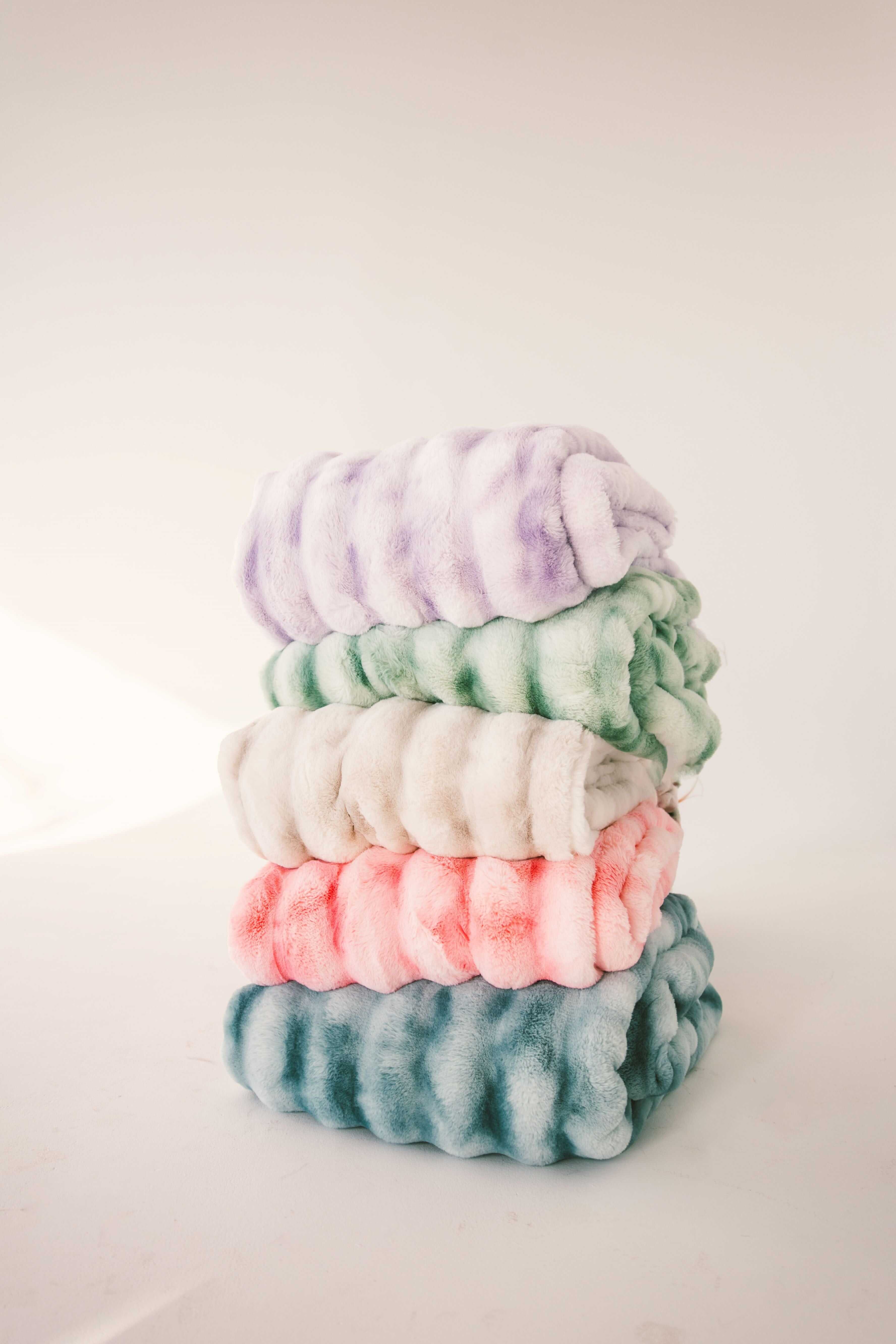 Extreme Ultra Cloud Pink Lemonade Blanket - Image 4