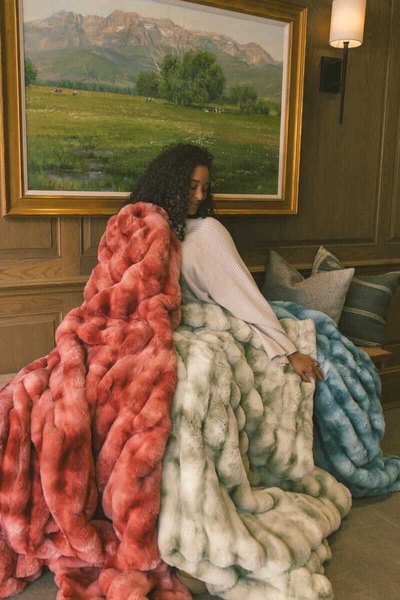 Extreme Ultra Cloud Winter Sage Blanket - Image 4