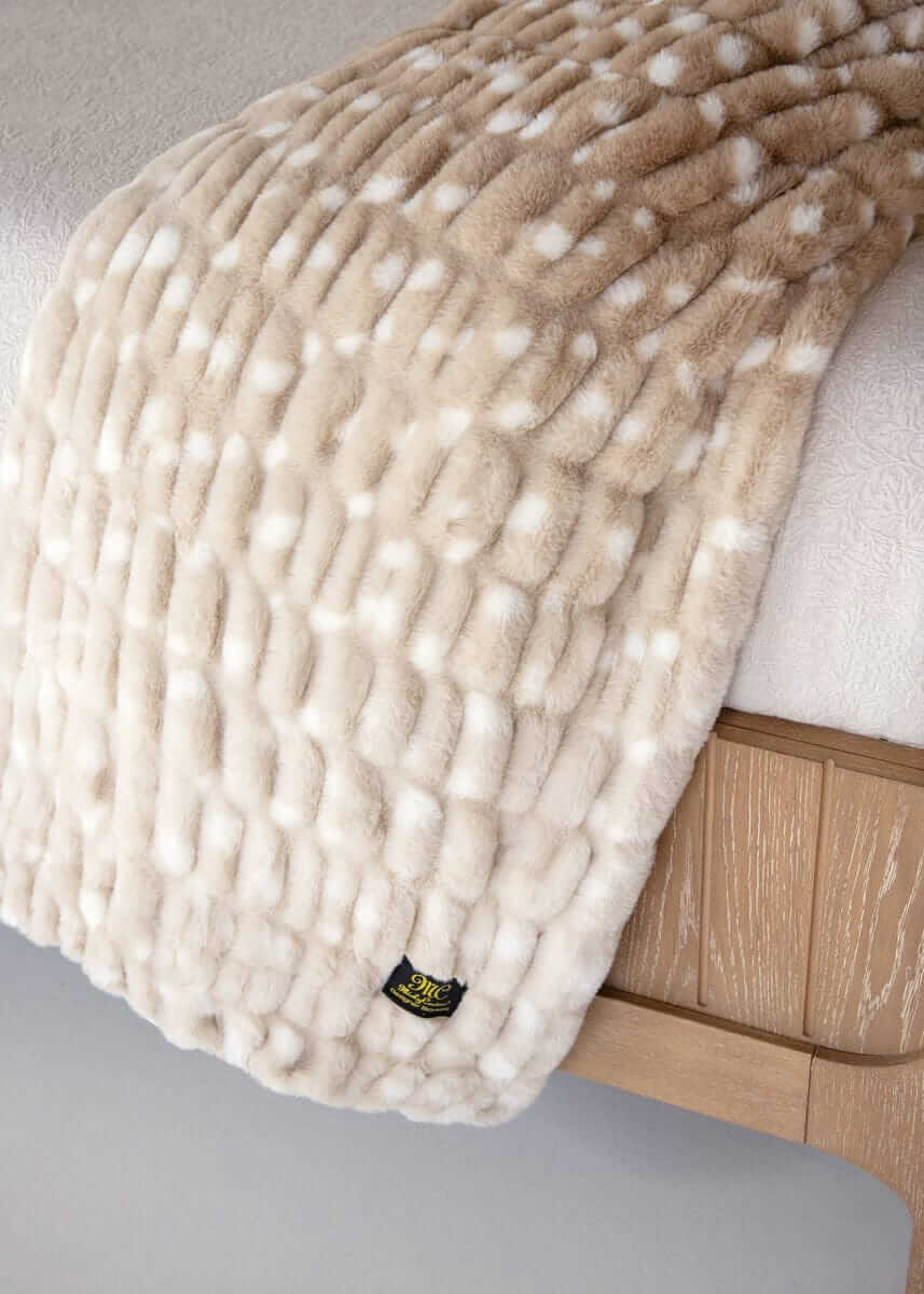 Hugs Antelope Blanket - Image 5