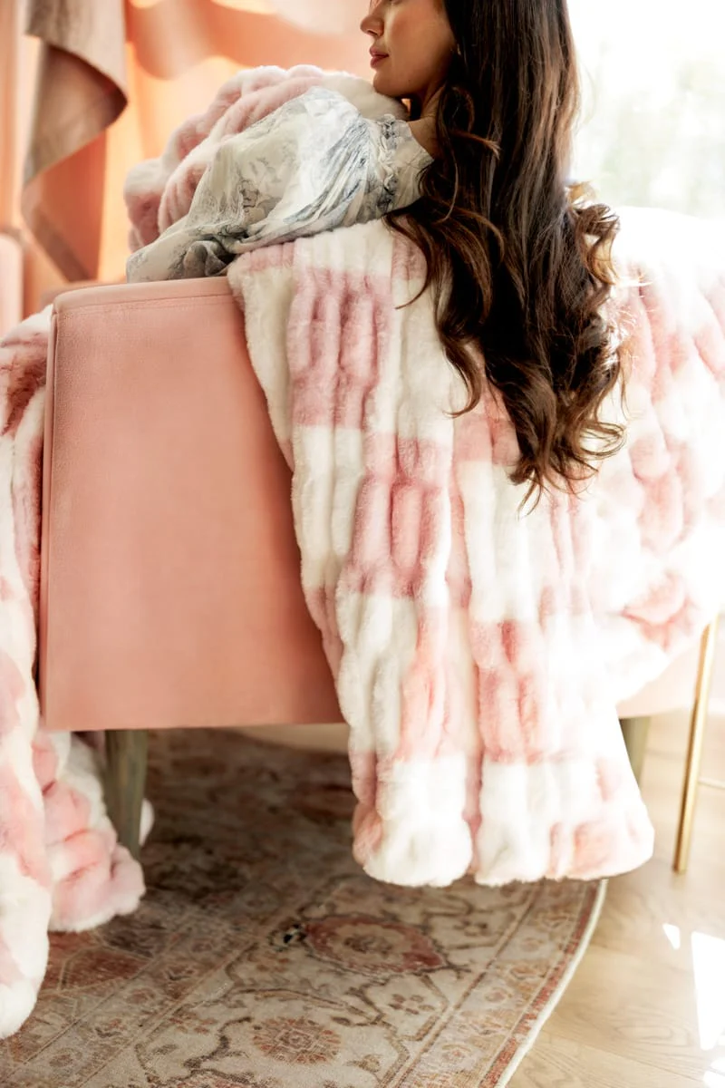 Hugs Check Pink Blanket - Image 5