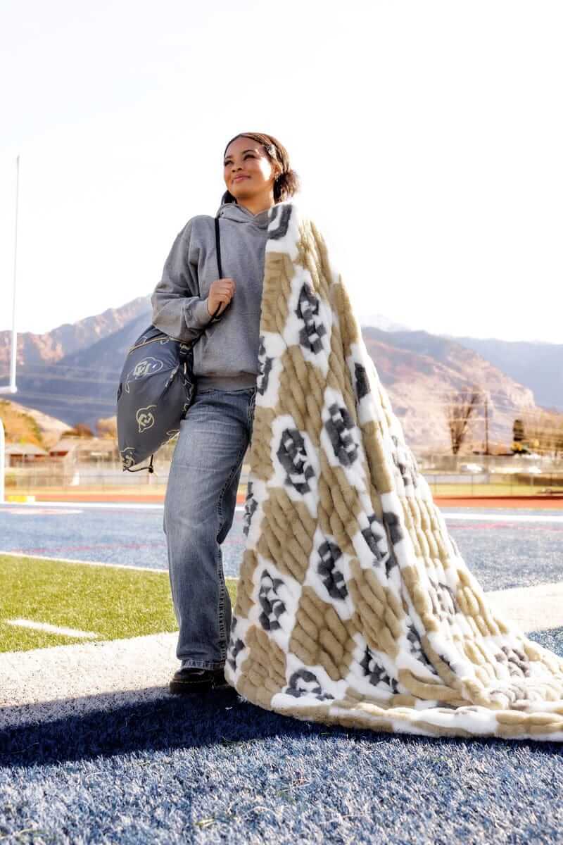 Colorado Buffaloes Blanket - Hugs - Image 3