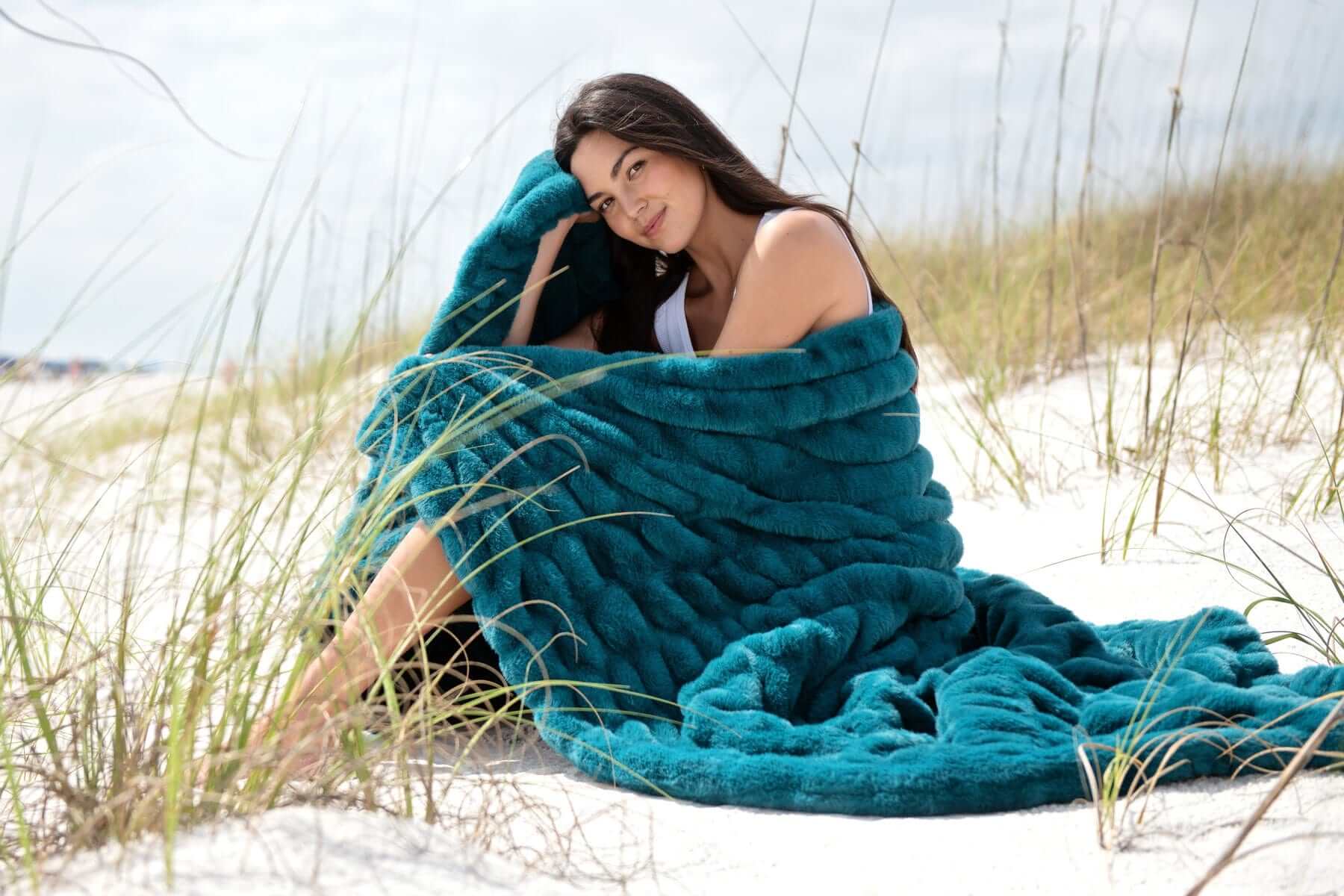 Hugs Deep Lake Blanket - Image 5