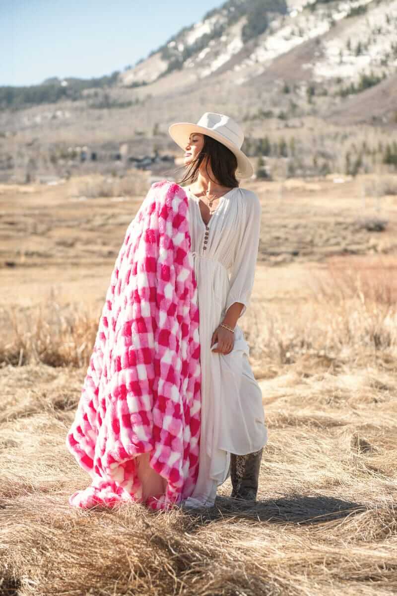 Hugs Gingham Hot Pink Blanket - Image 4