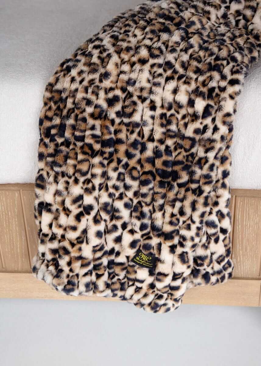 Hugs Golden Leopard Blanket - Image 4