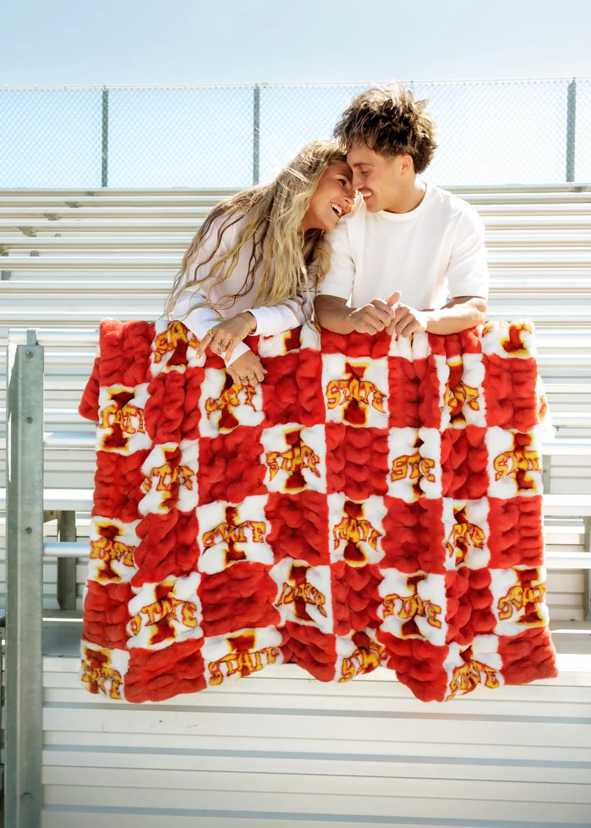 Iowa State Cyclones Blanket - Hugs - Image 3