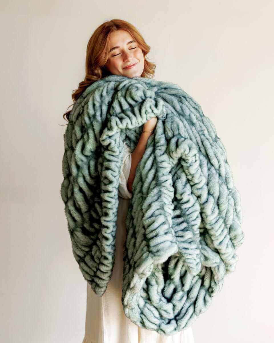 Hugs Jade Blanket - Image 3