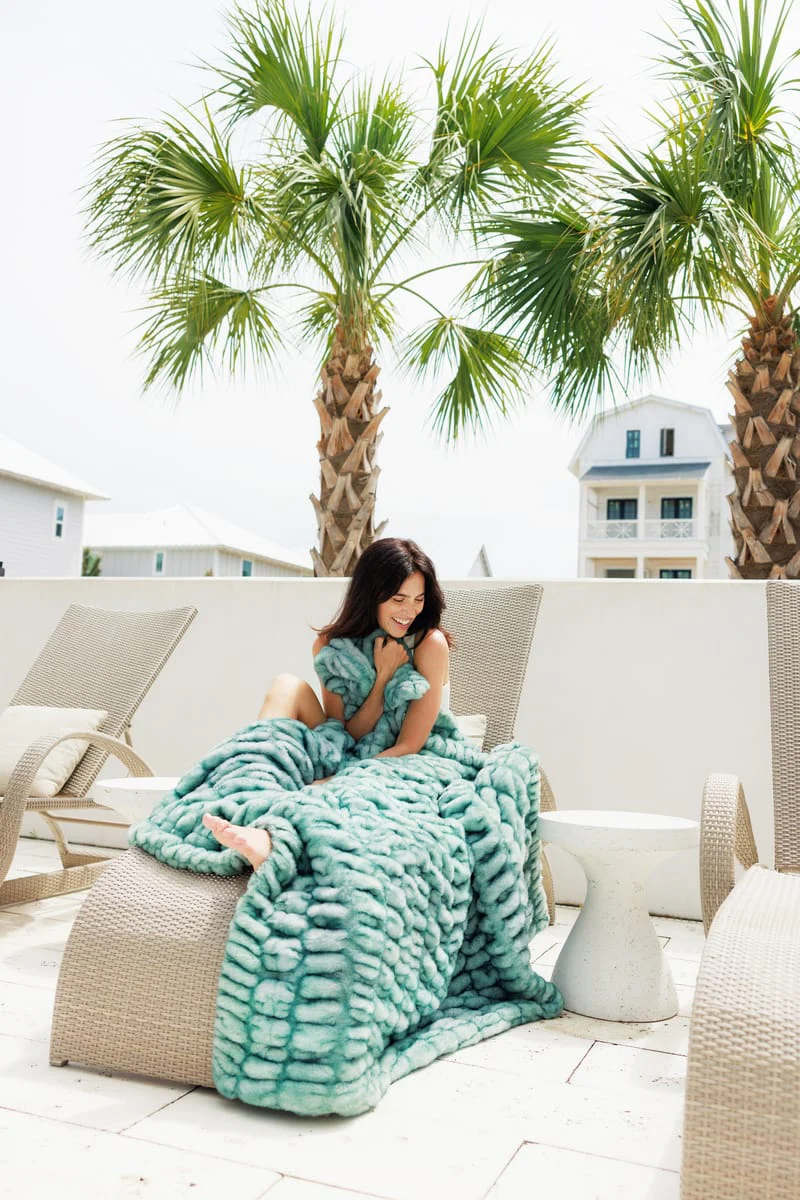 Hugs Jade Blanket - Image 4