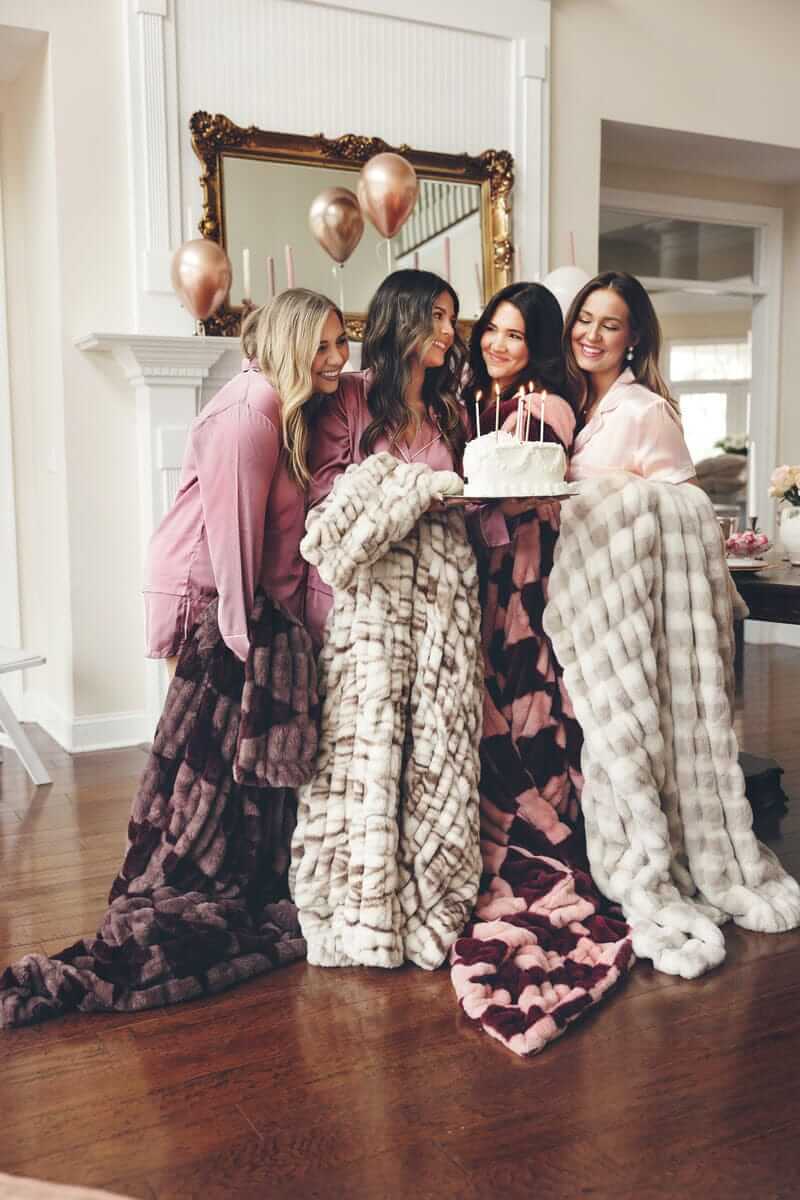 Hugs Kaci Chocolate Marble Blanket - Image 5