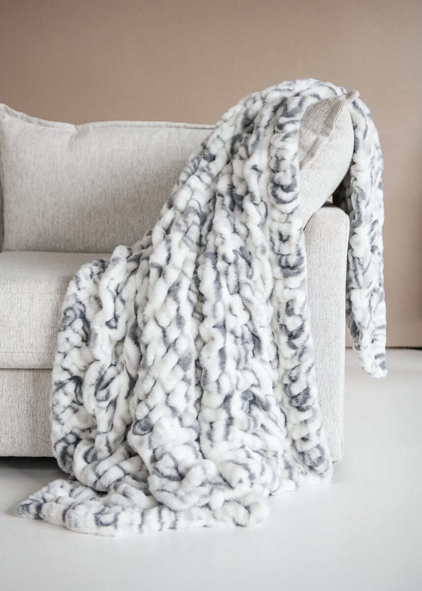 Hugs Marble Pewter Blanket - Image 2