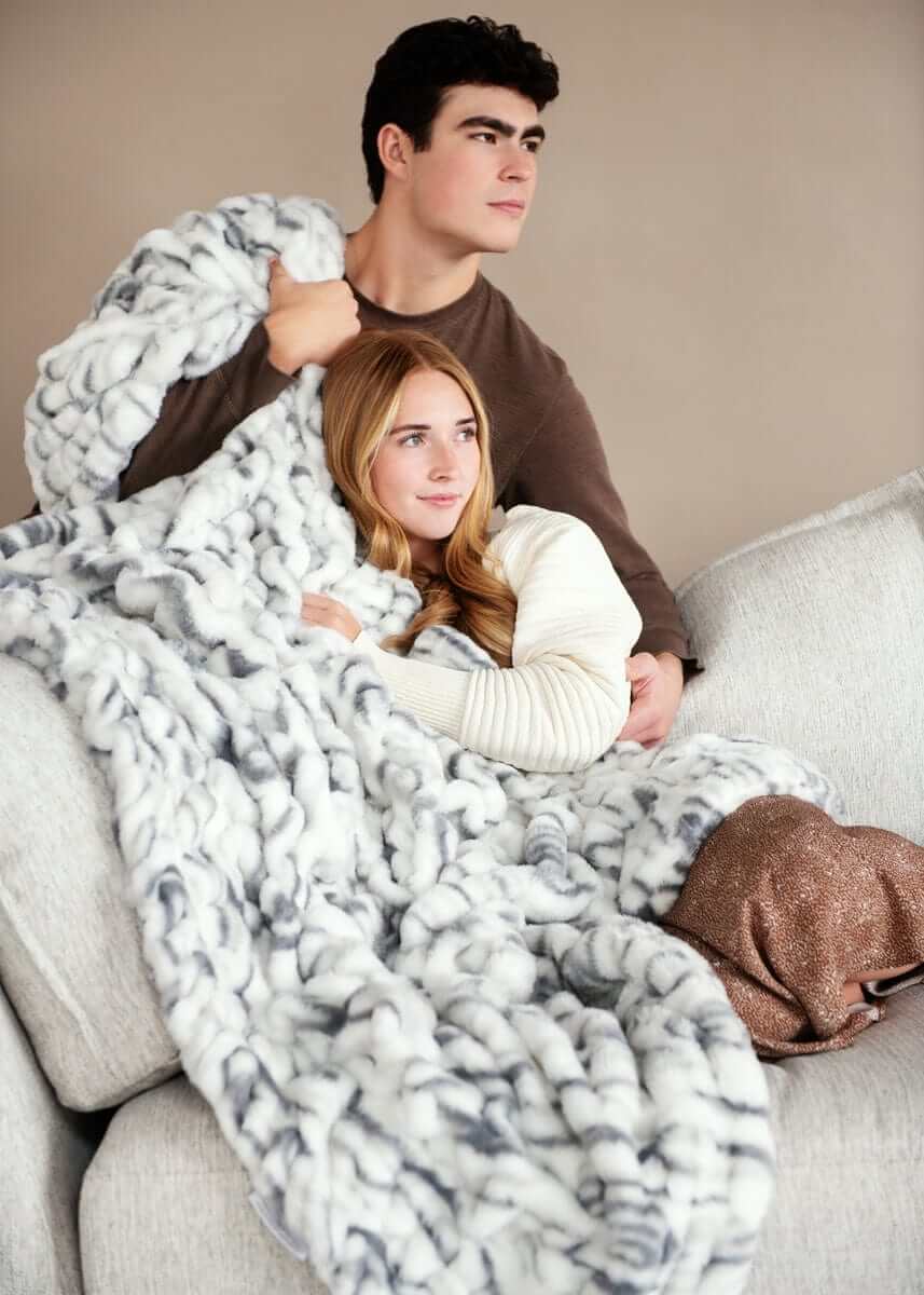 Hugs Marble Pewter Blanket - Image 3
