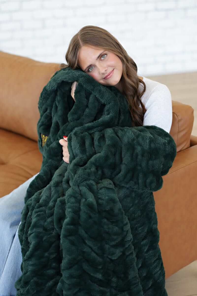 Hugs Pine Blanket - Image 4