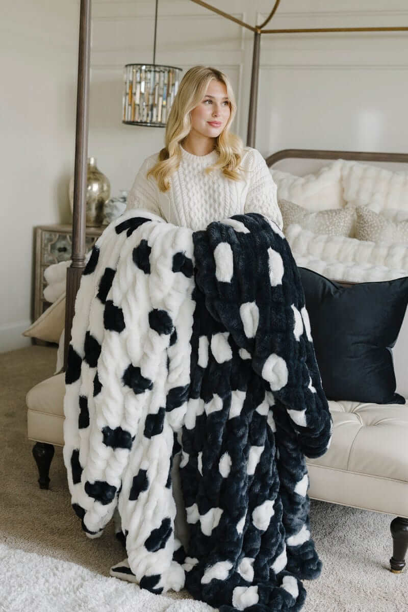 Hugs Polka Dot Marshmallow Blanket - Image 3
