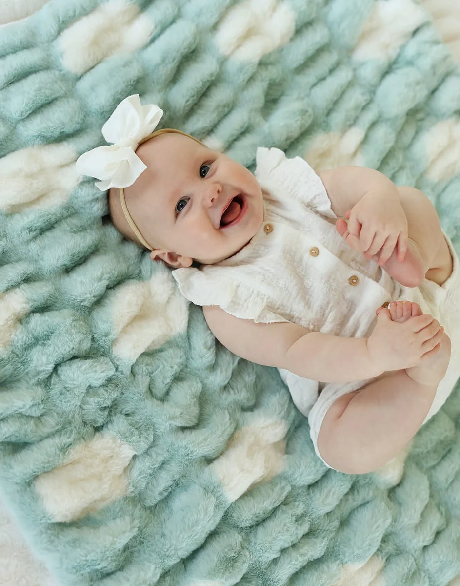 Hugs Polka Dot Tiffany Blanket - Image 5