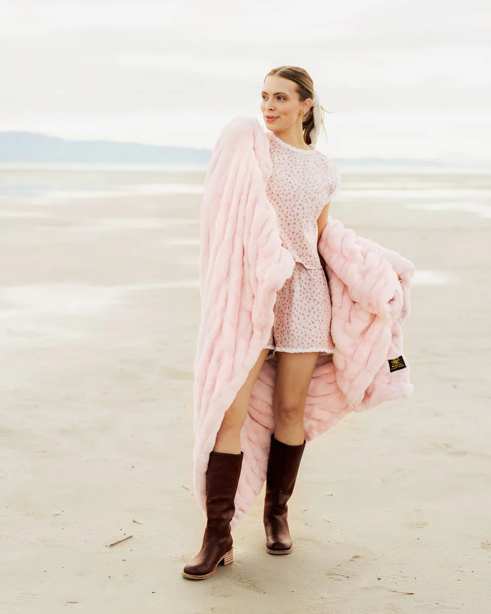 Hugs Bashful Pink Blanket - Image 3