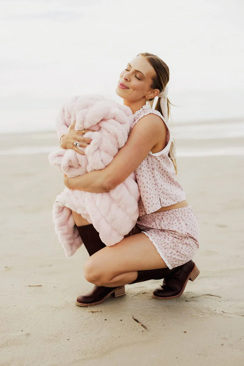 Hugs Bashful Pink Blanket - Image 4