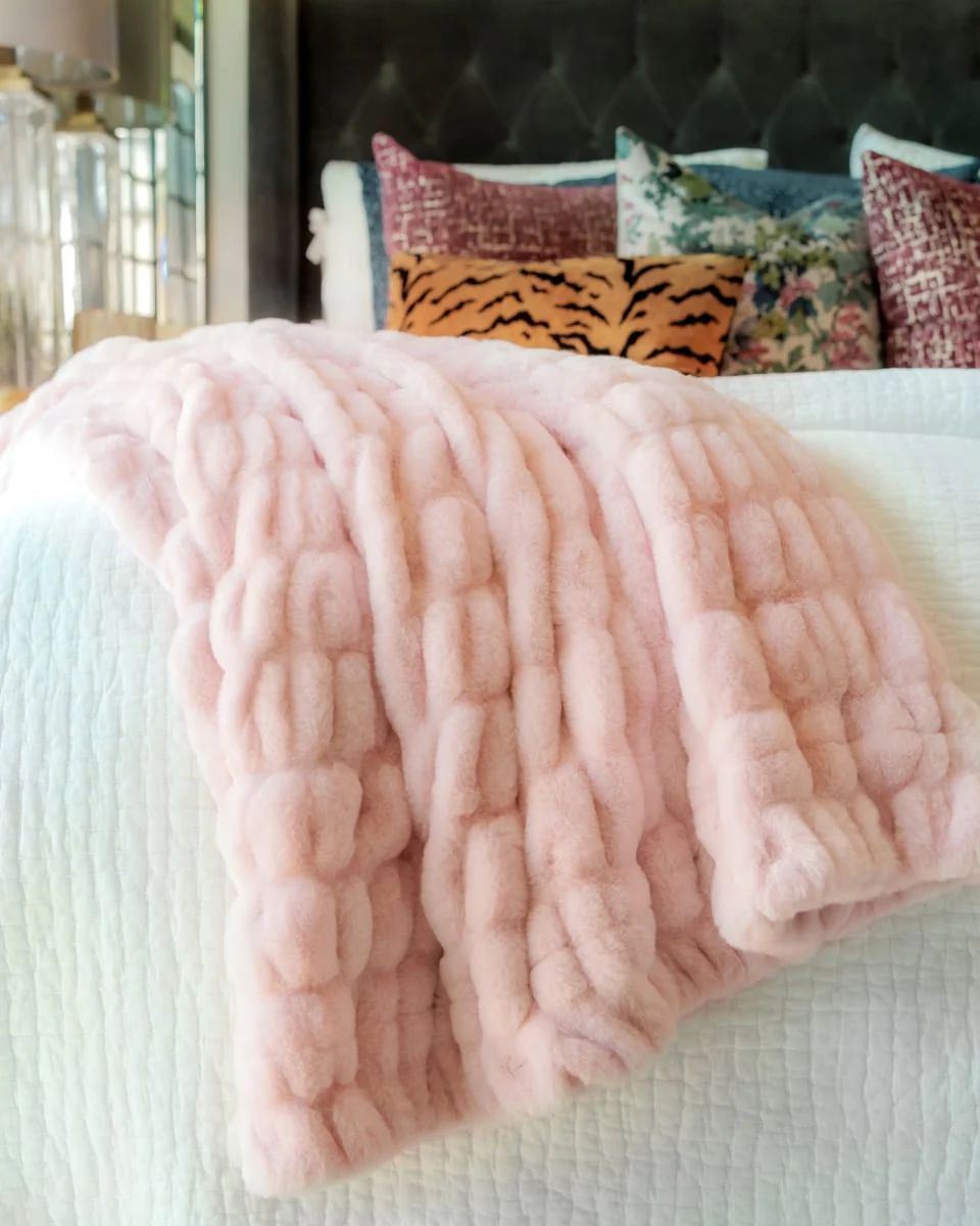 Hugs Bashful Pink Blanket - Image 5
