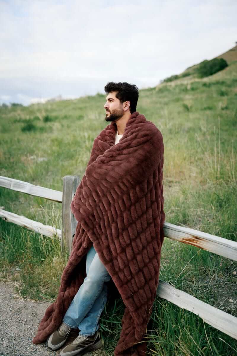 Hugs Rich Mahogany Blanket - Image 4