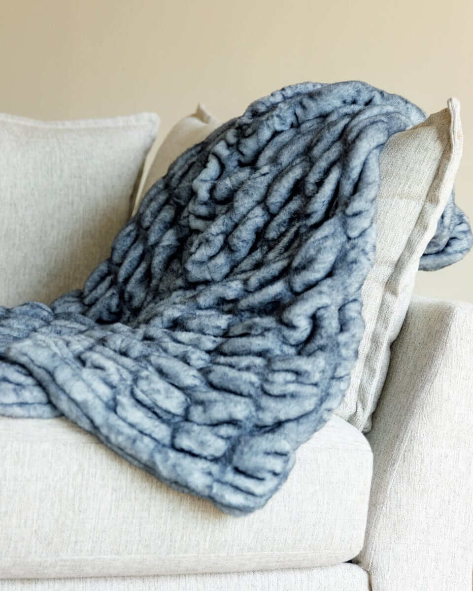 Hugs Sapphire Blanket - Image 7
