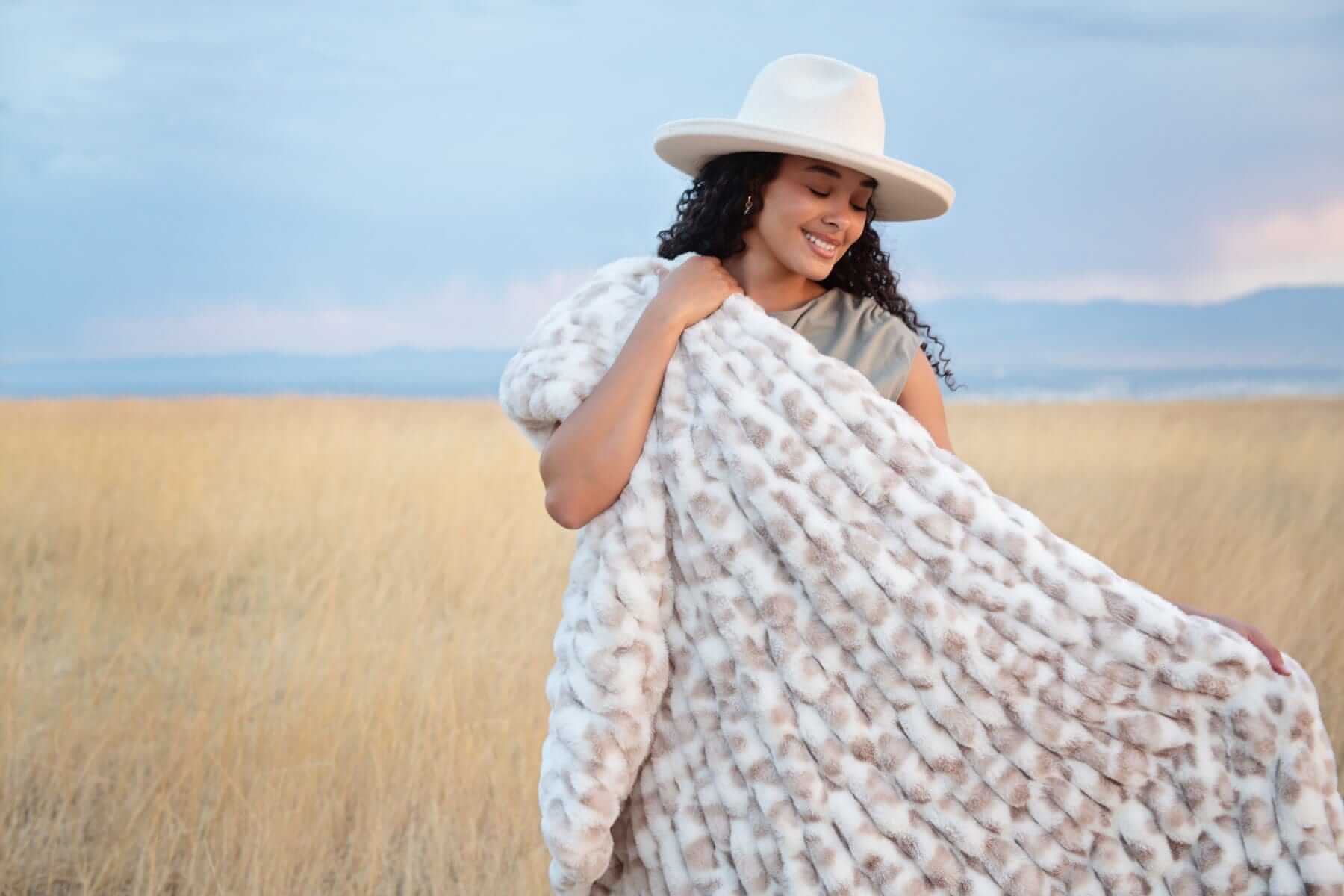 Hugs Snow Leopard Blanket - Image 3