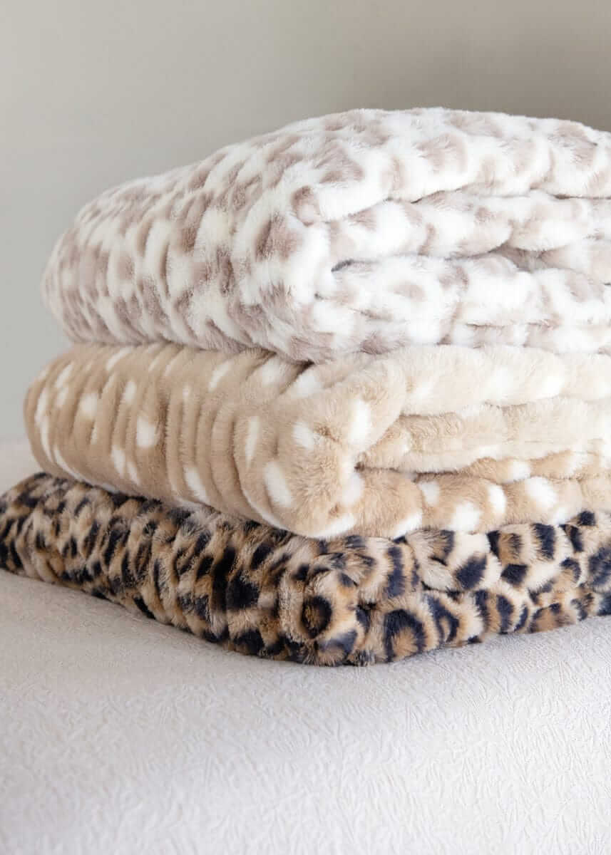 Hugs Snow Leopard Blanket - Image 5