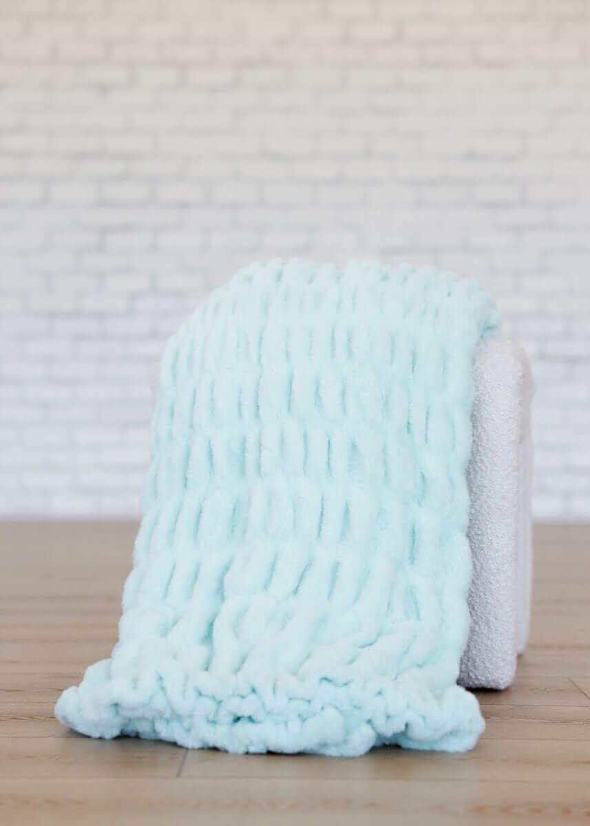 Hugs Soothing Sea Blanket - Image 3