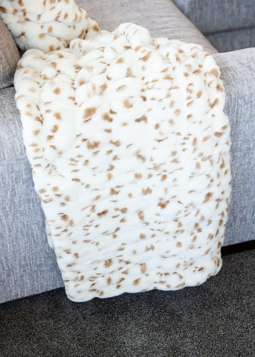 Hugs Spotted Fawn Blanket - Image 7
