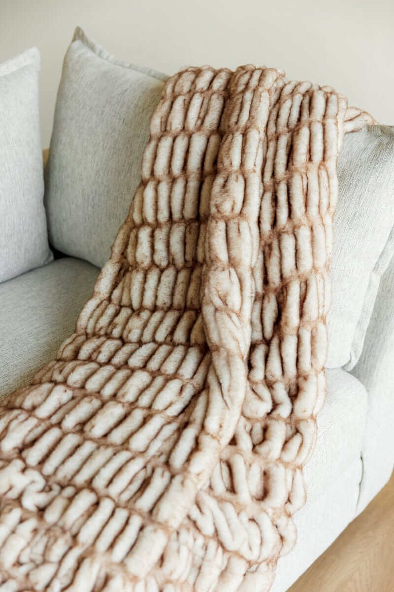 Hugs Topaz Blanket - Image 2