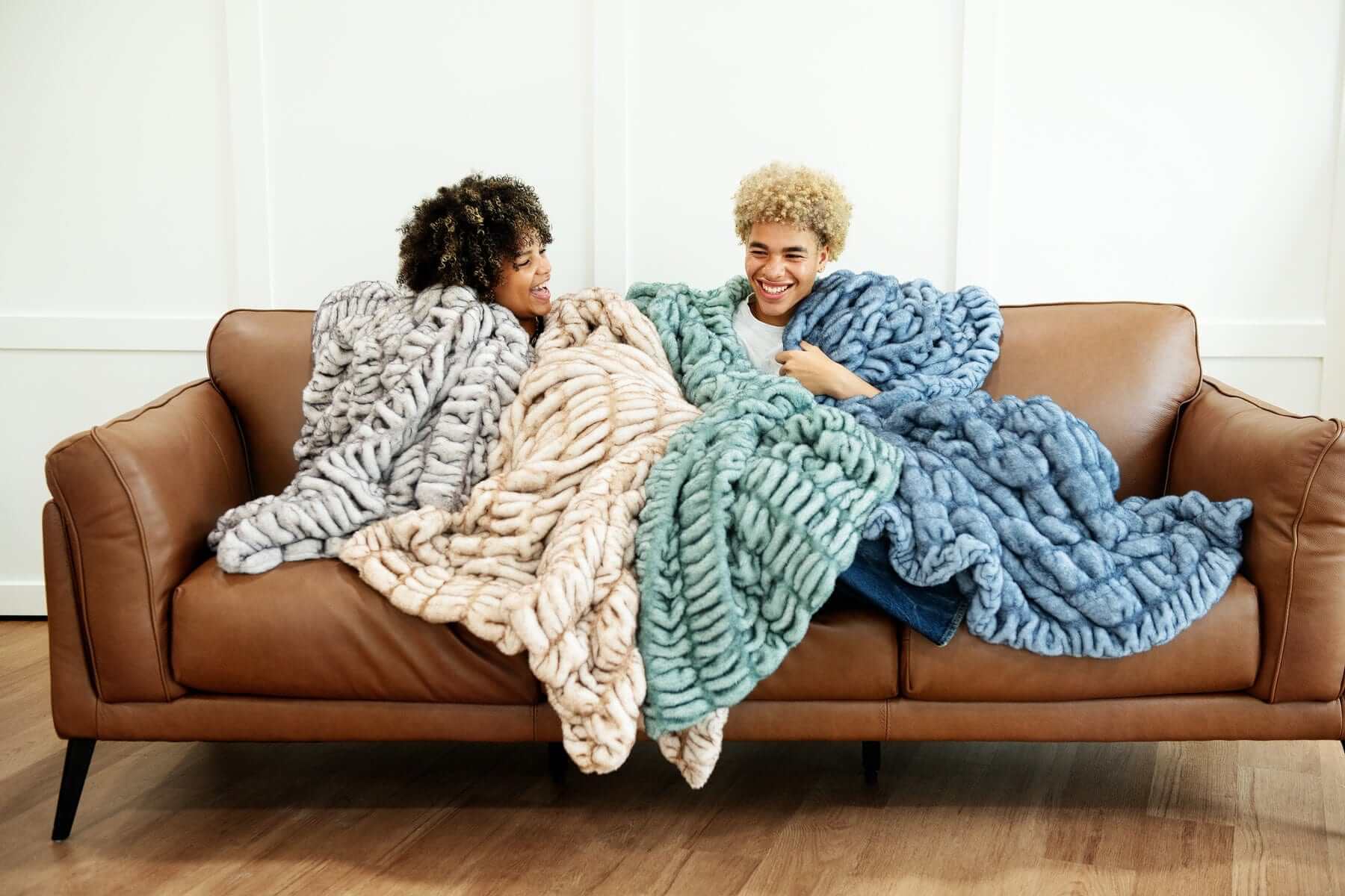 Hugs Topaz Blanket - Image 3