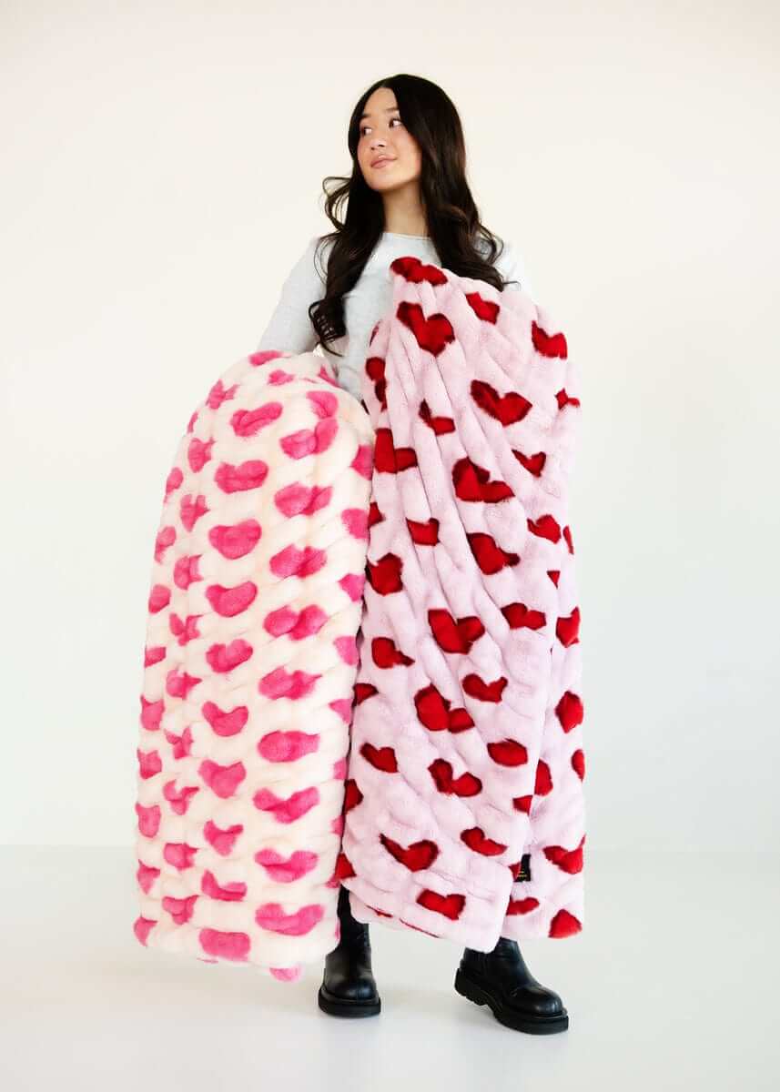 Hugs Heart Pink Blanket - Image 4