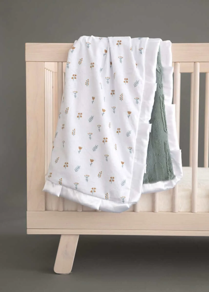 Itsy Bitsy Flower Gold Blanket - Image 2