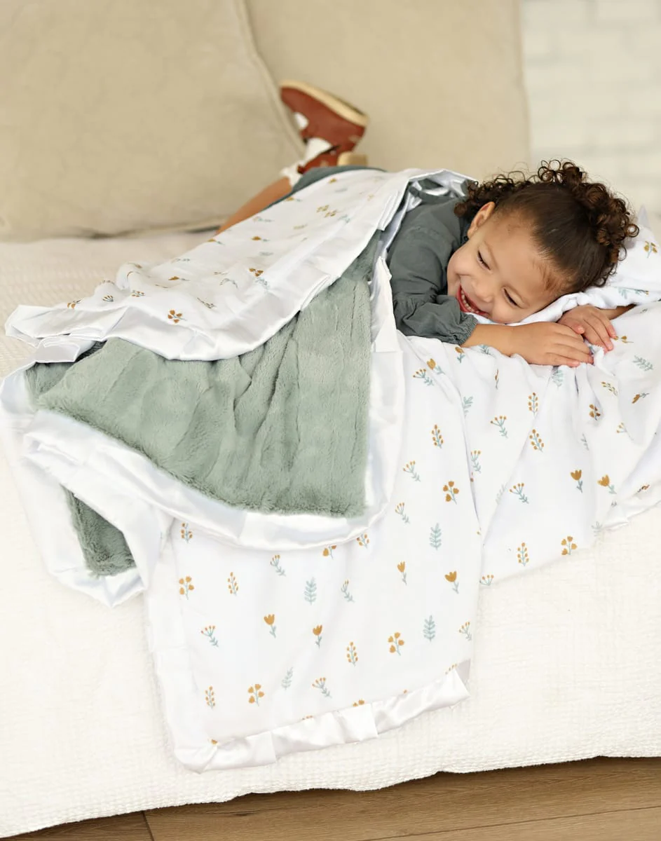 Itsy Bitsy Flower Gold Blanket - Image 4