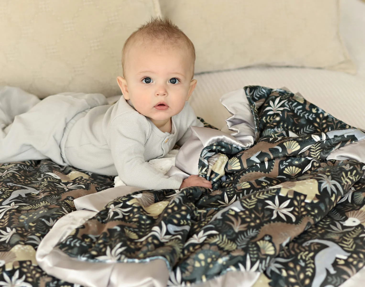 Little Dino - Gray Blanket - Image 3