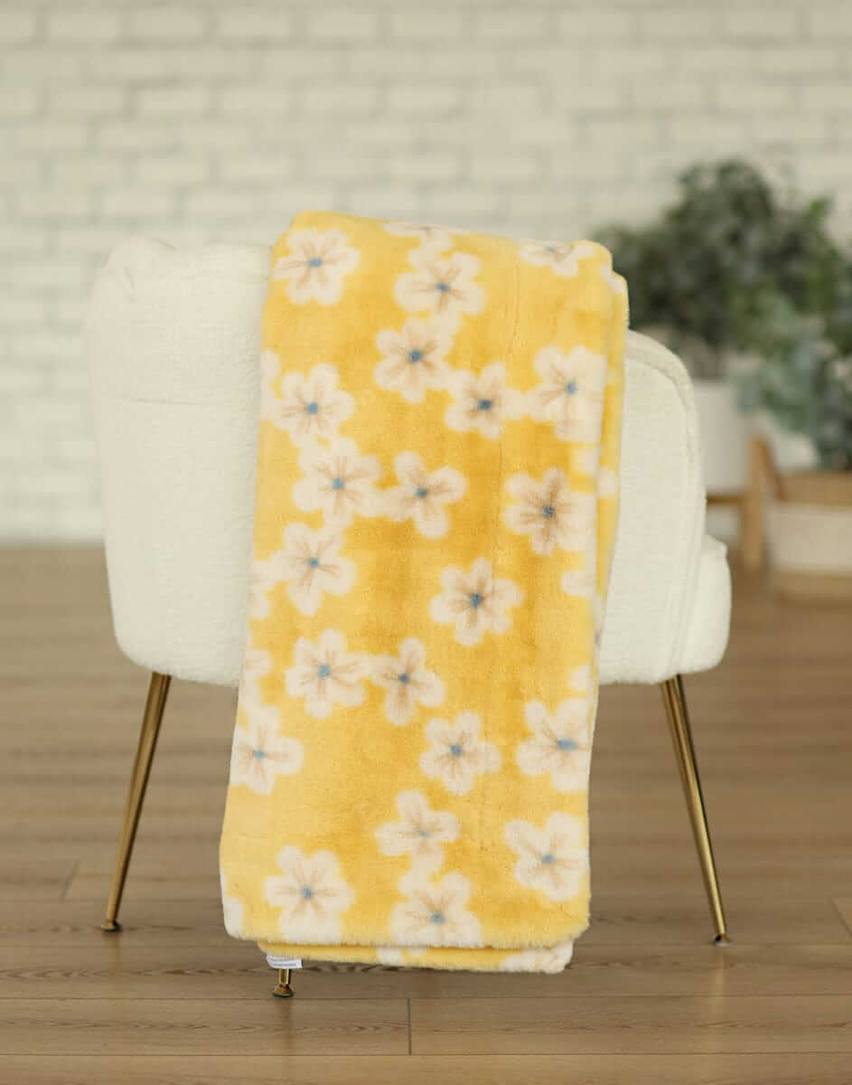Lush Butter Yellow Floral Blanket - Image 5