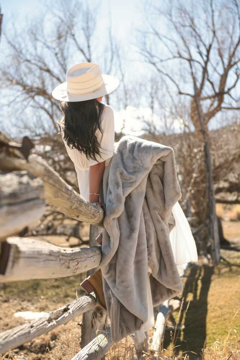 Lush Putty Blanket - Image 4