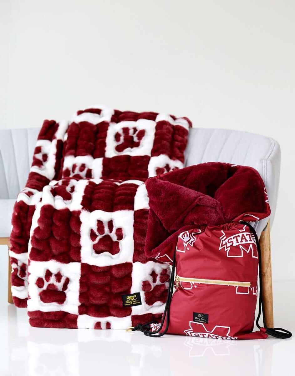 Mississippi State Bulldogs Hooded Stadium Everywhere Blanket - Image 3