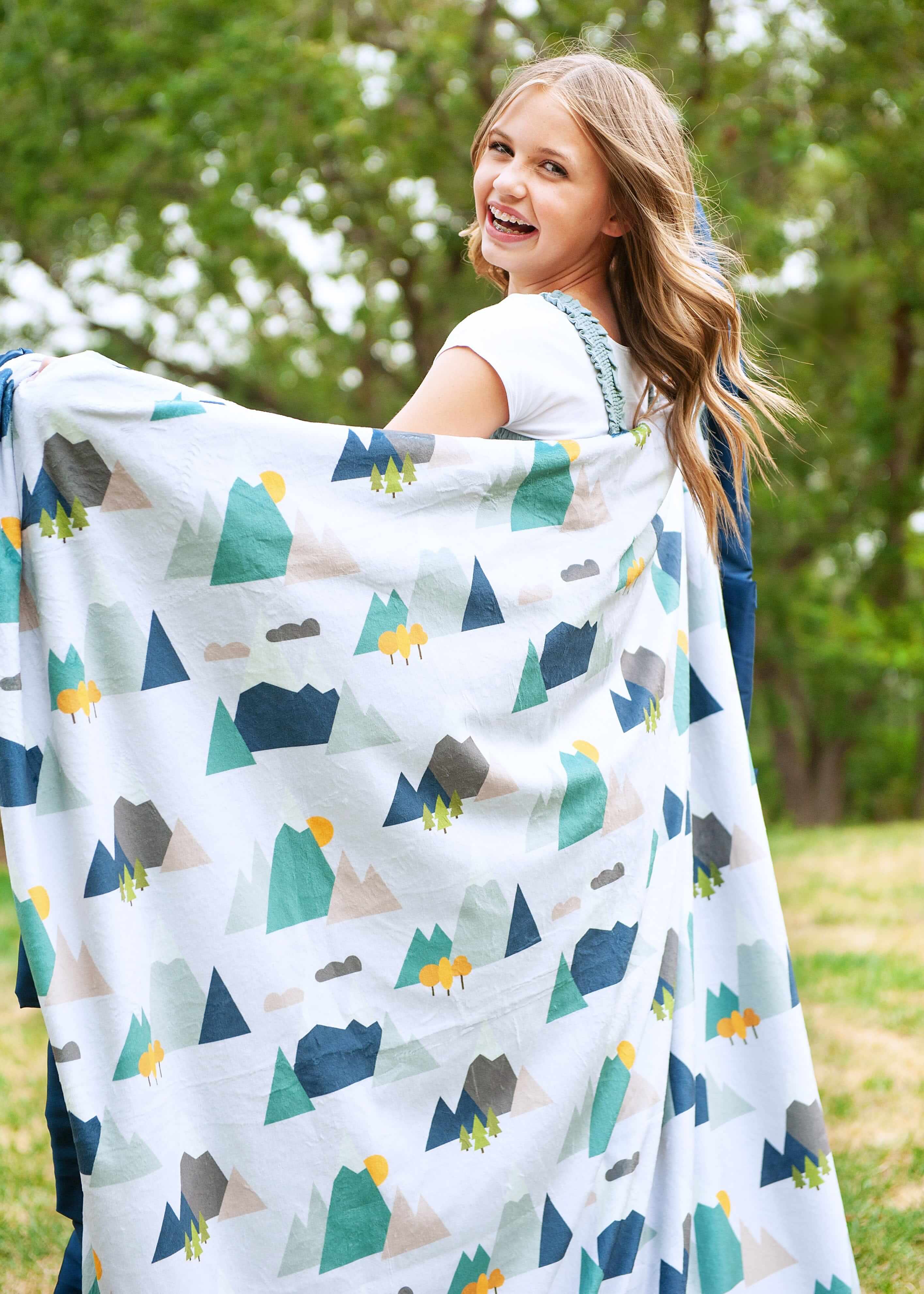 Mountain Tops Blanket - Image 4