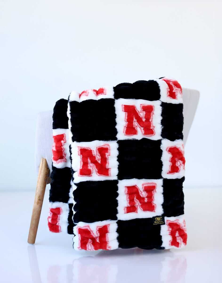 Nebraska Huskers Blanket - Hugs - Image 4
