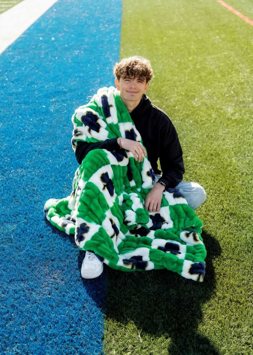 Notre Dame Fighting Irish Blanket - Hugs - Image 3